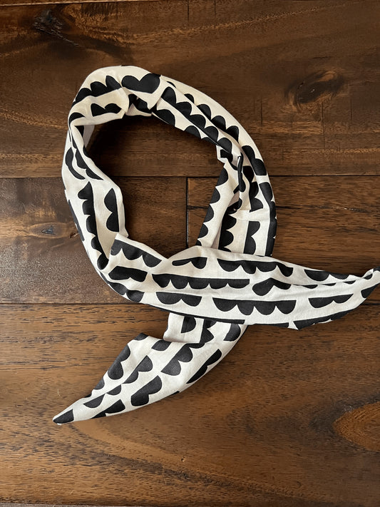 Wavy Shapes Black/Cream   - Wired Head Wrap