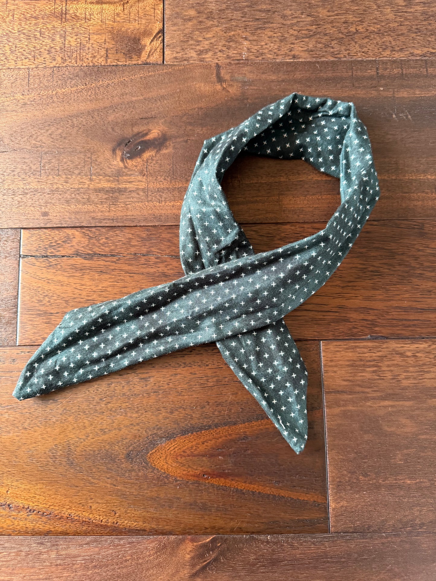 Mini Plus on Dark Green - Wired Head Wrap